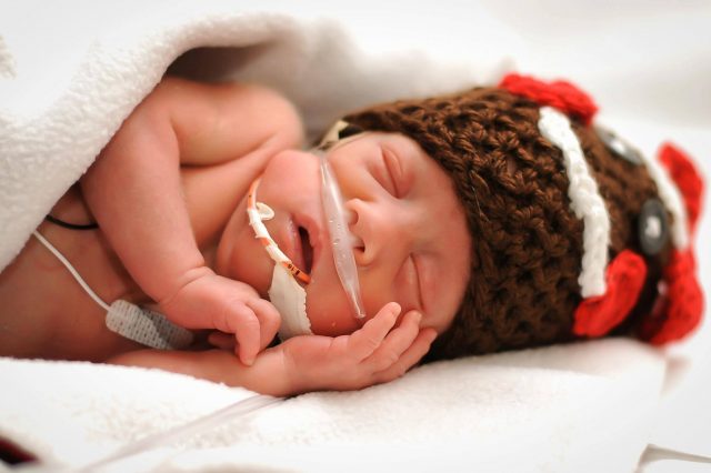The Preemie Project featured by https://www.itchinforsomestitchin.com