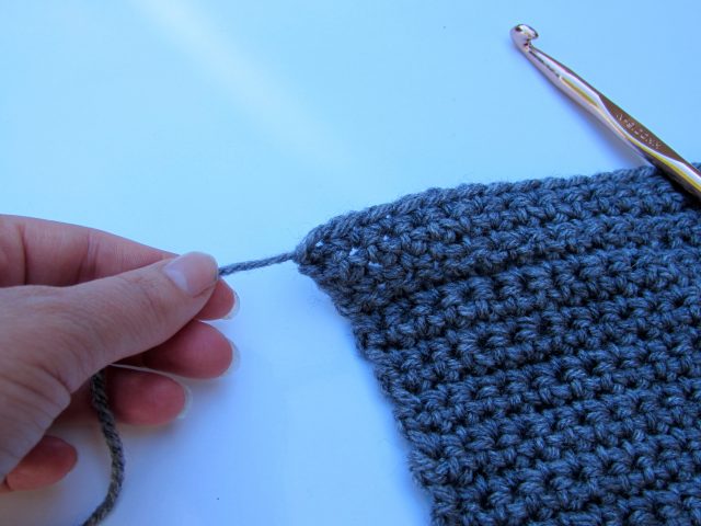 How to Bind Off and Weave in Ends in Crochet. http://www.itchinforsomestitchin.com