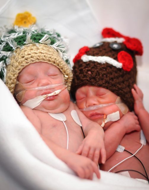 The Preemie Project featured by https://www.itchinforsomestitchin.com