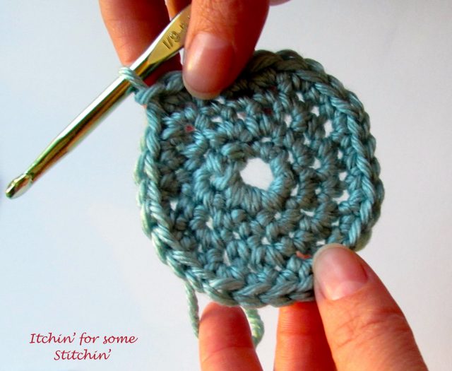 How to Crochet in the Round Itchin' for some Stitchin'