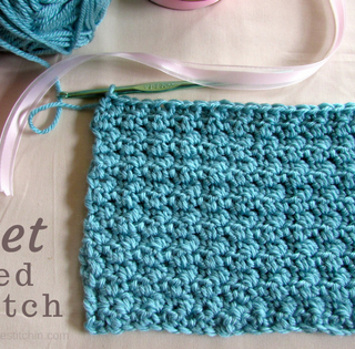 How to Crochet the Seed Stitch. http://www.itchinforsomestitchin.com