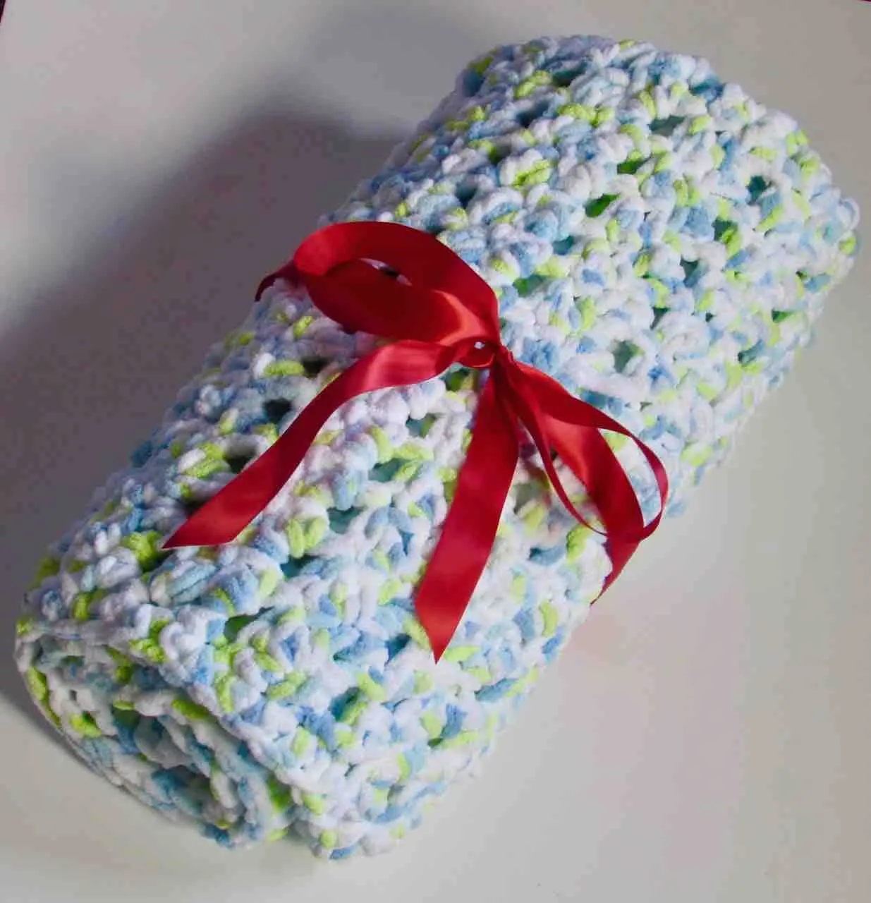 Free Pattern: Thick N’ Soft Crochet Seed Stitch Baby Blanket