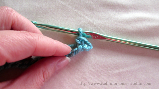 Seed Stitch Tutorial--Step 2--single crochet. http://www.itchinforsomestitchin.com