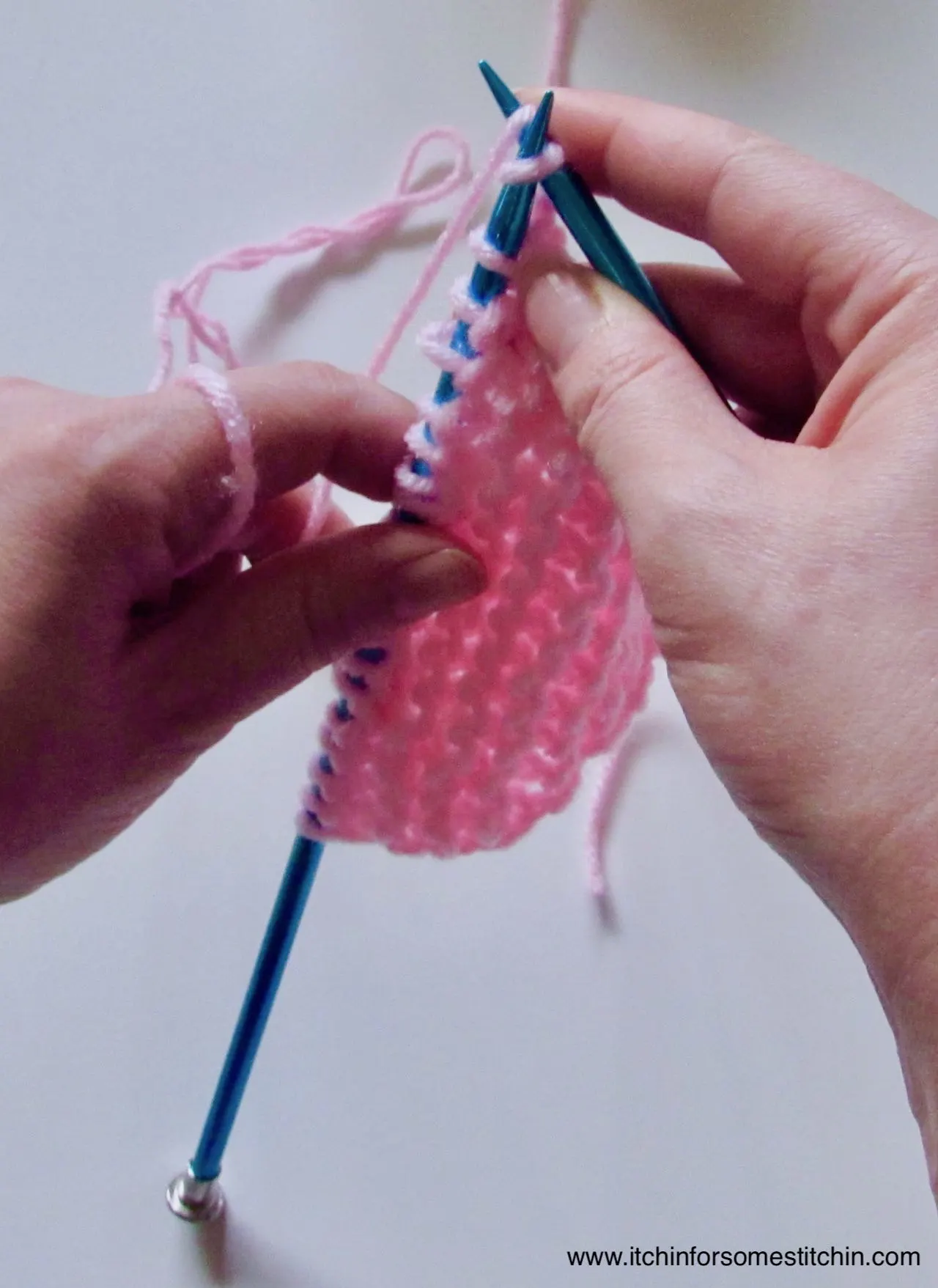 How to Add a Stitch in Knitting by www.itchinforsomestitchin.com