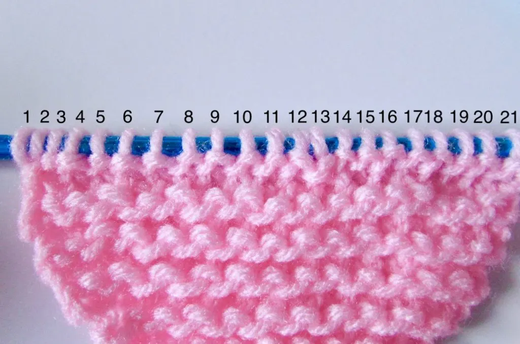 How to Add a Stitch in Knitting by www.itchinforsomestitchin.com