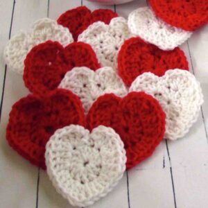 Crochet Heart Applique Free Pattern by Itchin' for some Stitchin'