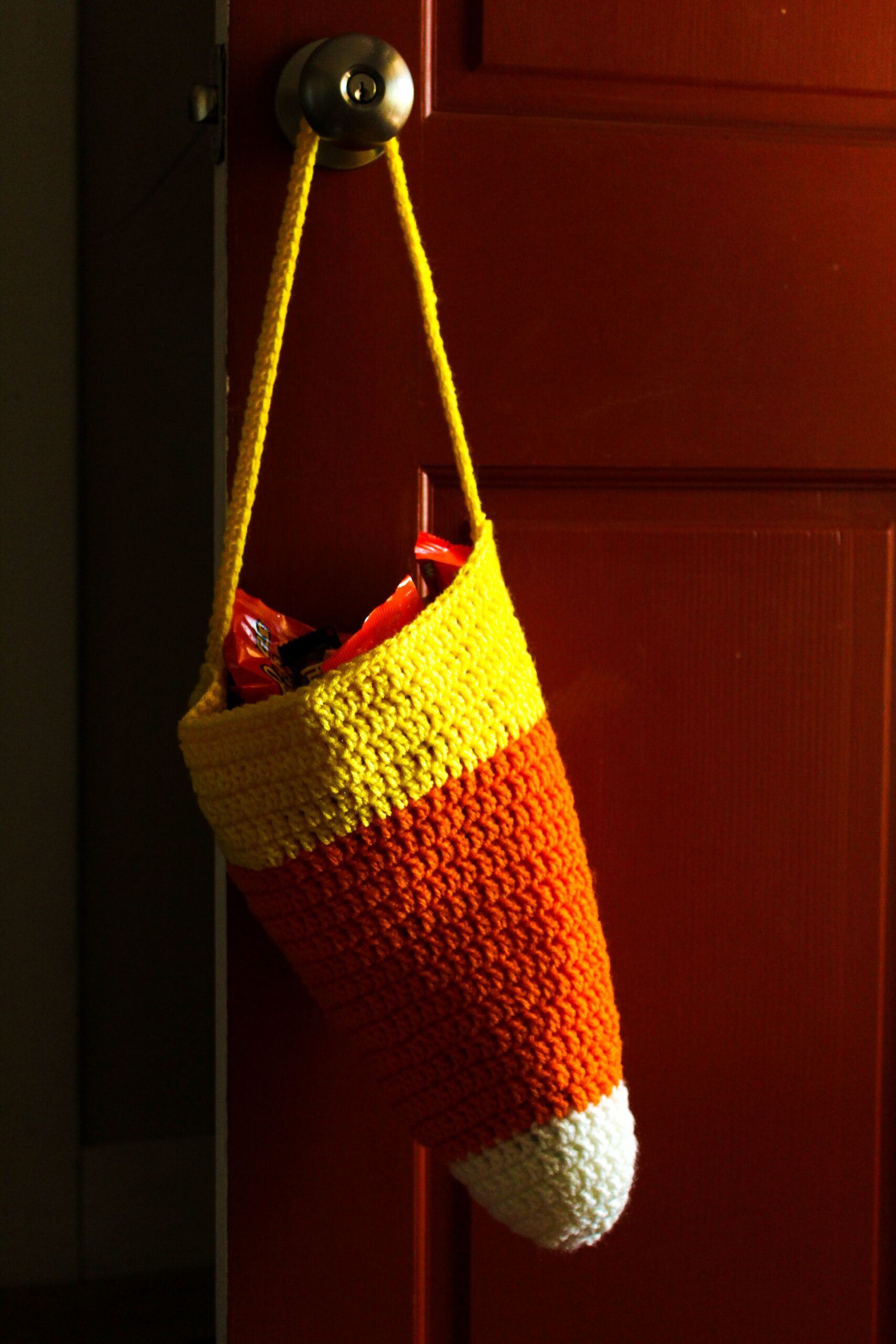 Free Crochet Pattern: Candy Corn Trick-or-Treat Bag for Halloween Fun