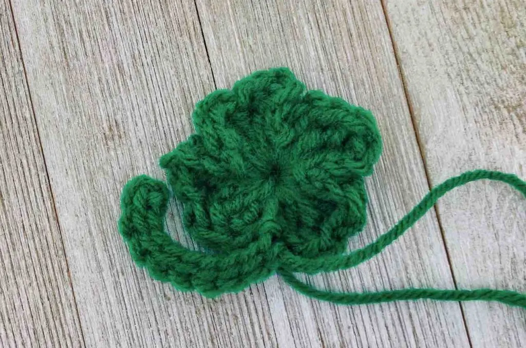 Crochet Four Leaf Clover Keychain  Crochet clover, Crochet keychain  pattern, Crochet patterns