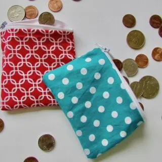 Easy Zipper Pouch Tutorial by itchinforsomestitchin.com