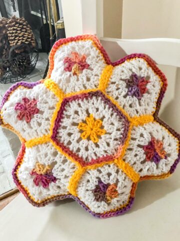 Crochet Granny Hexagon Pillow by itchinforsomestitchin.com