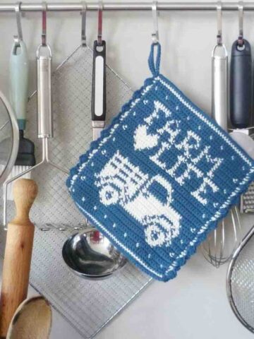 Tapestry_Crochet_Farm_Life_Potholder_RaffamusaDesigns