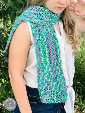 Easy Rope Stitch Crochet Scarf by itchinforosmestitchin.com