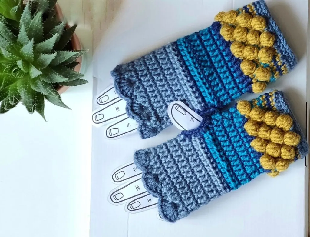 crochet two-way fingerless gloves