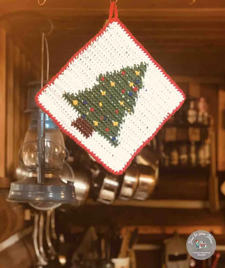 tapestry crochet Christmas tree potholder