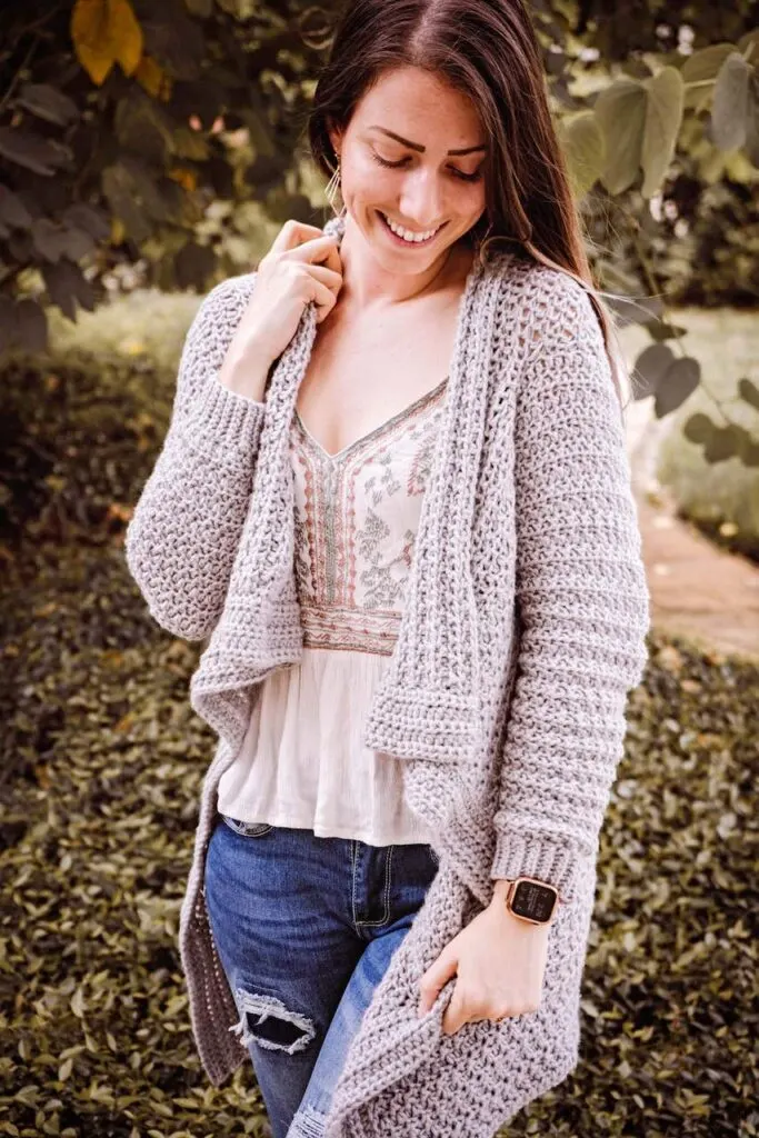 Chunky sweater crochet pattern - Fosbas Designs