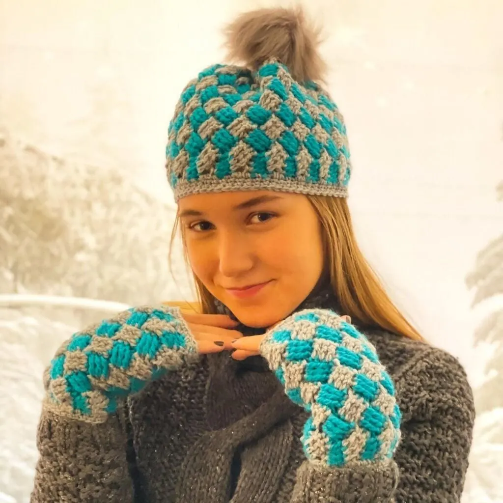 Winter Waves Beanie and Fingerless Gloves by Itchin' or some Stichin'
