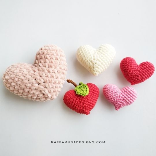 CROCHET A CUTE APPLE HEART AMIGURUMI By Raffamusa Design