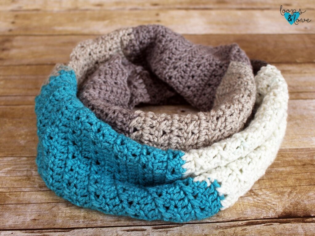 Criss Cross Infinity Scarf by Loops and Love Crochet