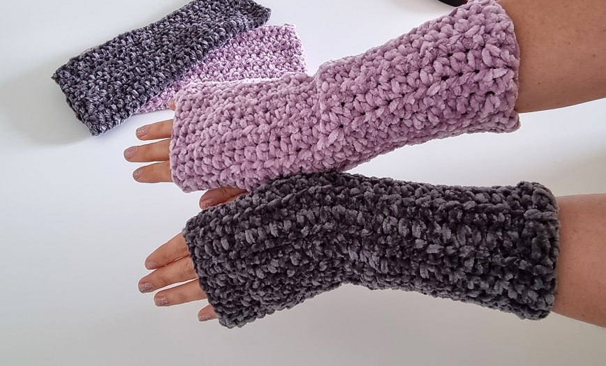 The Short and Chunky Fingerless: Gloves: Free Crochet Pattern - Carroway  Crochet