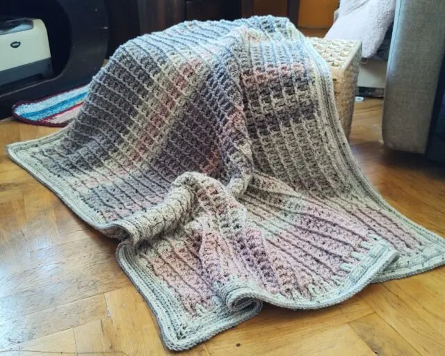 Sweet Lazy Crochet Blanket by Frankie Kate