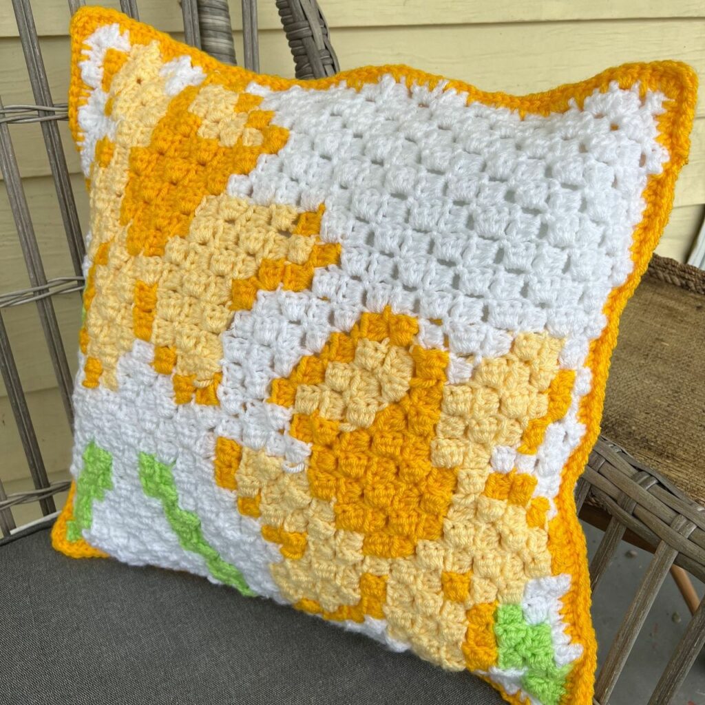 Crochet Daffodil Pillow - Juniper and Oakes