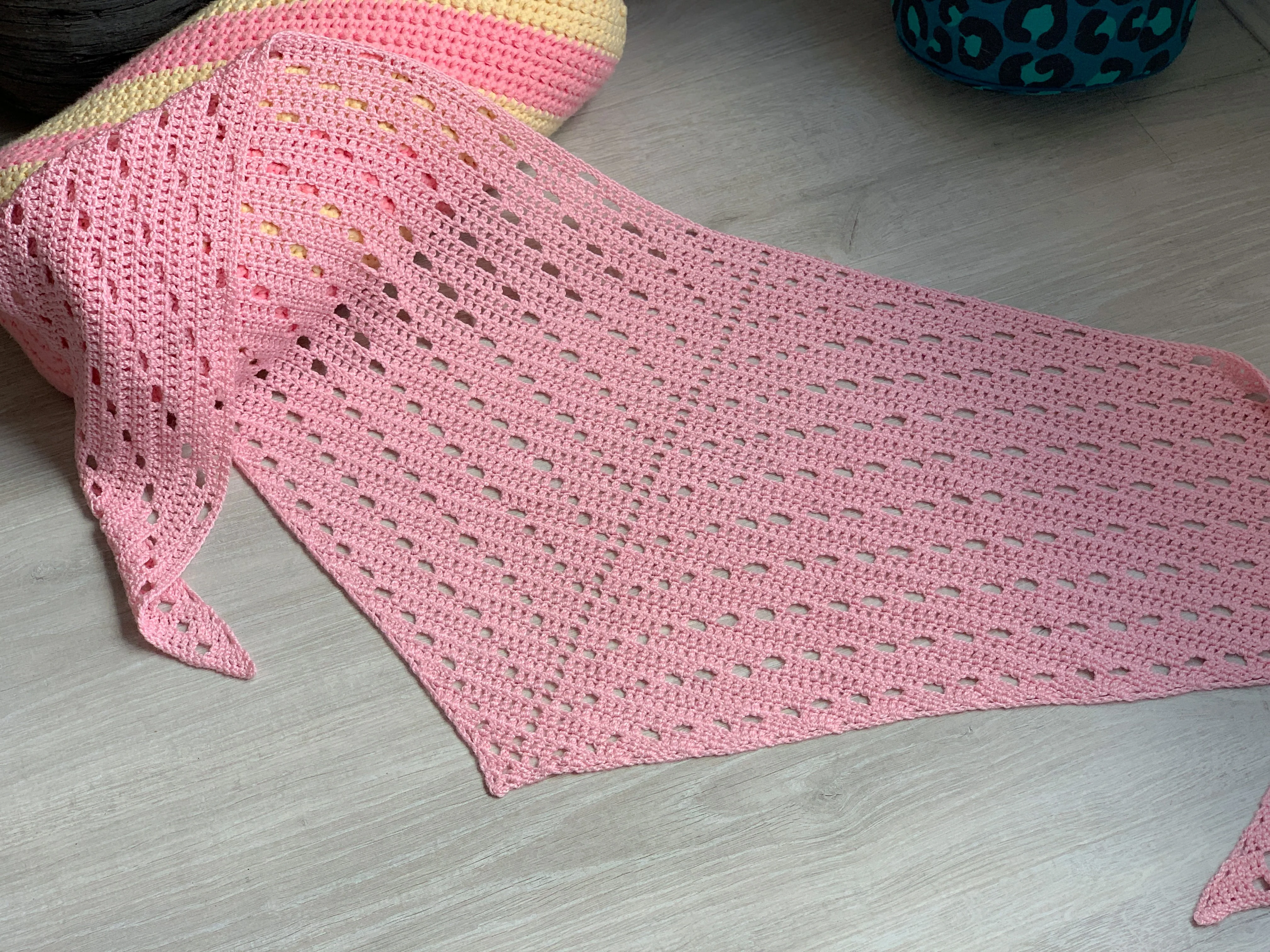 Get your pin on! Crochet a Pin Banner - Dora Does