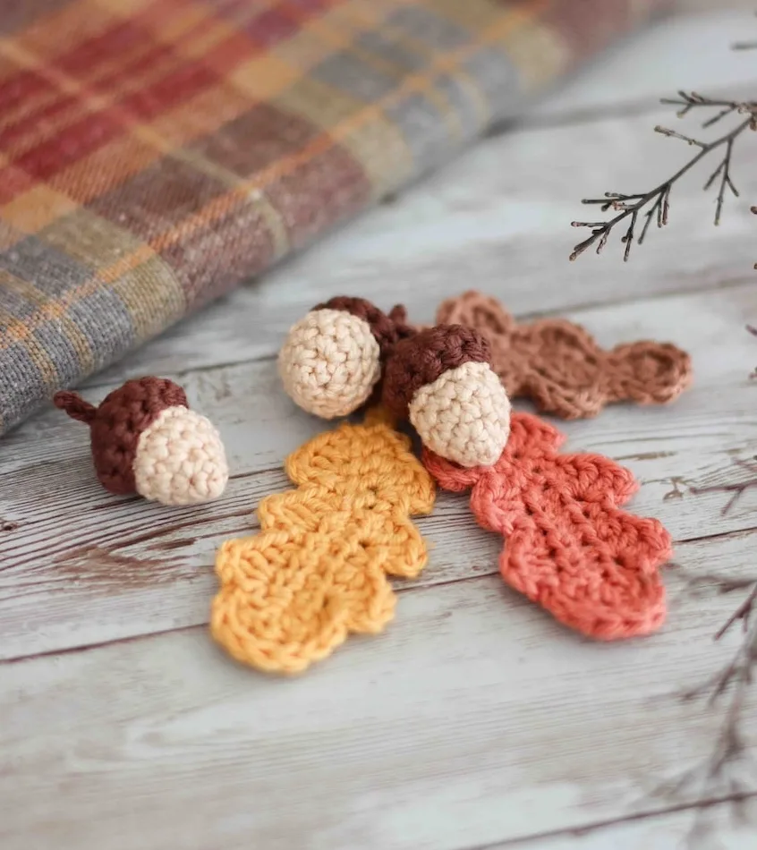 Crochet Acorns and Leaves by Thoresby Cottage