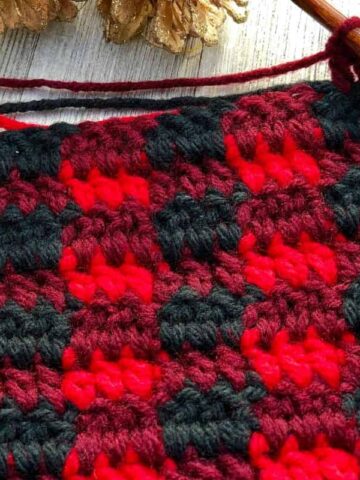 How to crochet the plaid stitch using the buffalo plaid crochet technique with three coordinating yarn colors.
